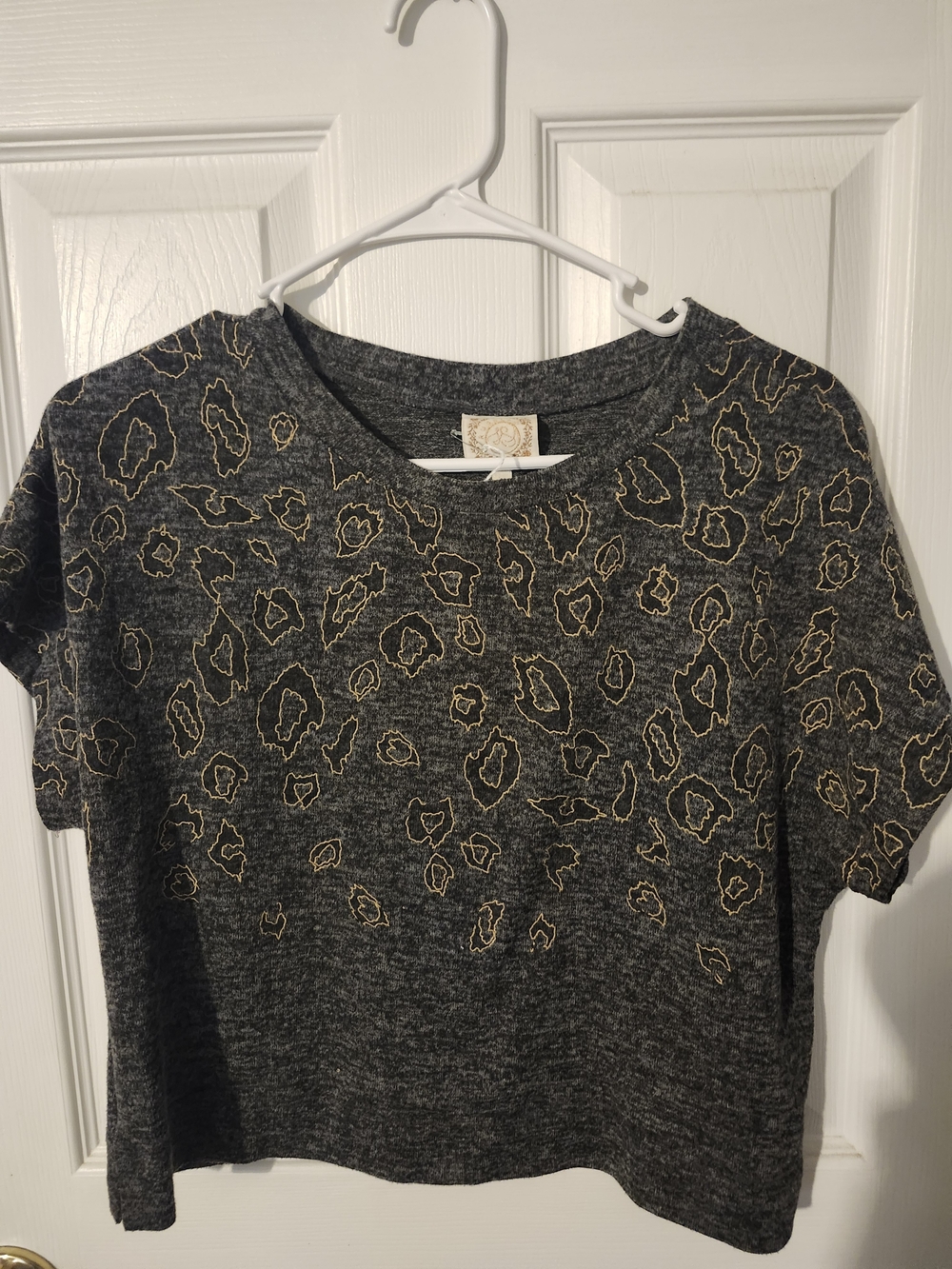 Womens Charcoal Gray Leopard-Print Short Sleeve Top